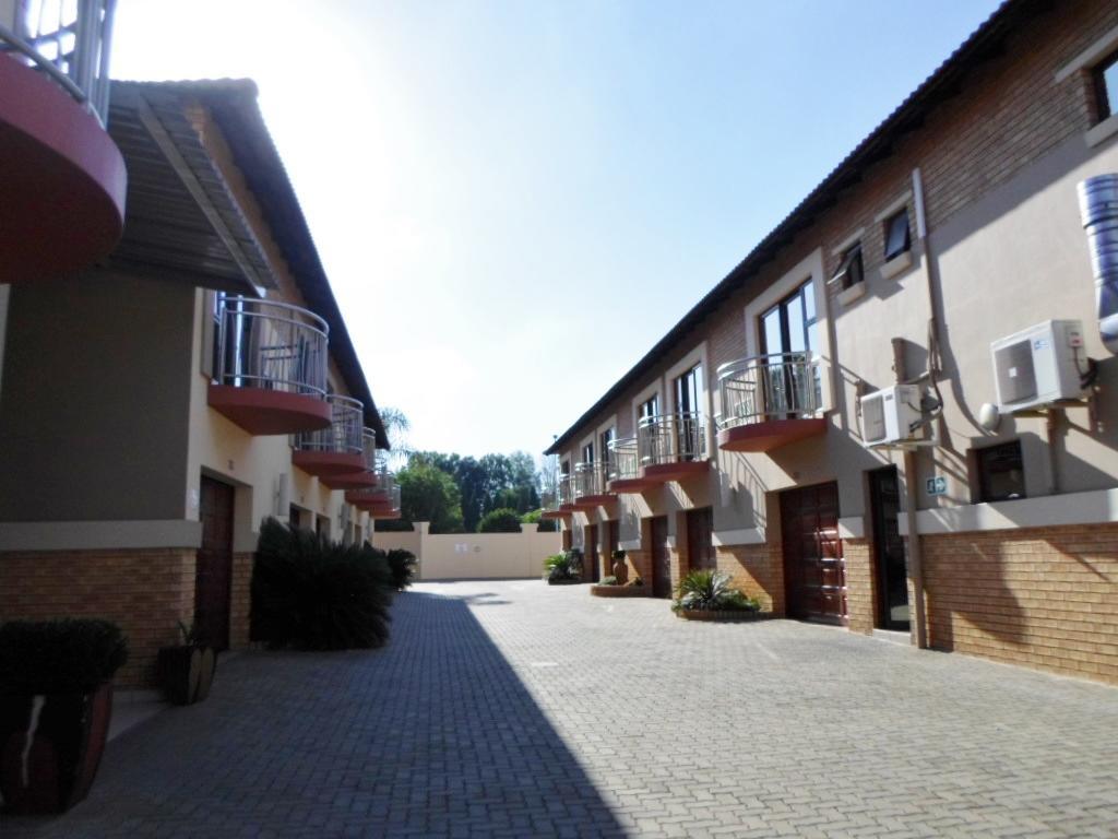 Europrime Hotel Boksburg Exterior foto