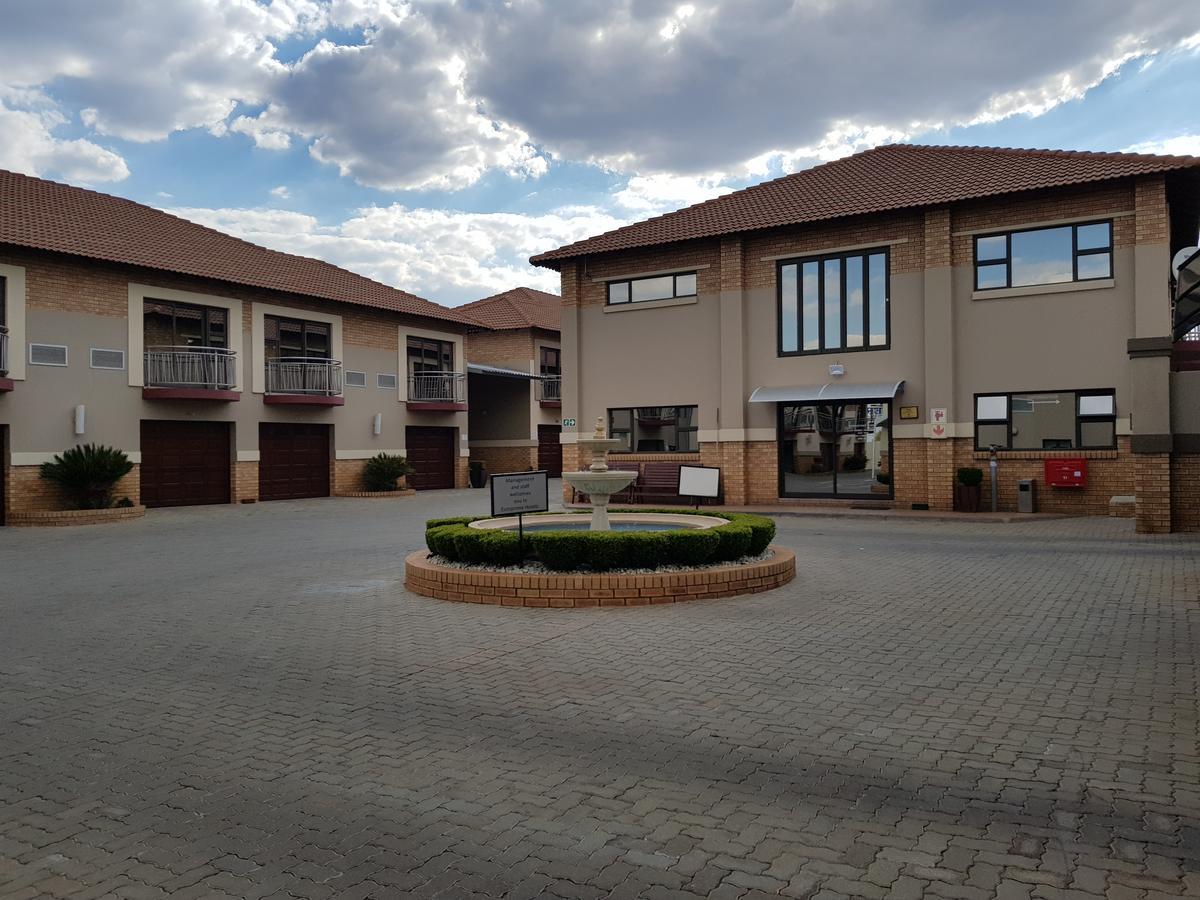 Europrime Hotel Boksburg Exterior foto